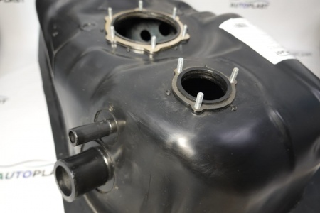 Топливный бак для Mitsubishi Pajero Sport I поколения (K9) 1997-2008 гг. (бензин) Монолитный