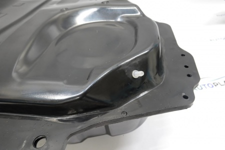 Топливный бак для Toyota Avensis Verso 2001-2009 г Топливный бак для Toyota Avensis Verso 2001-2009 г
