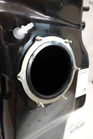 Топливный бак для Mitsubishi Pajero Sport II поколения (KH) 2008-2015 гг. монолитный