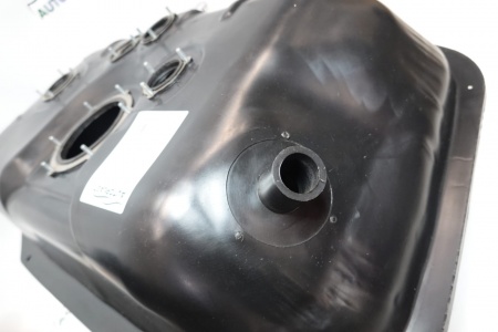 Топливный бак для Suzuki Grand Vitara I поколение 1998-2005гг. Литой