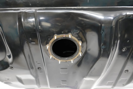 Топливный бак для Toyota Avensis Verso 2001-2009 г Топливный бак для Toyota Avensis Verso 2001-2009 г