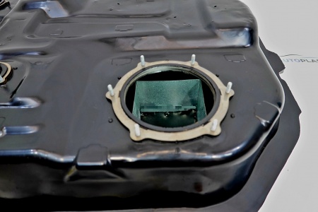 Топливный бак для Mitsubishi Outlander (CU) 2 WD (Америка) 2001-2008гг Литой