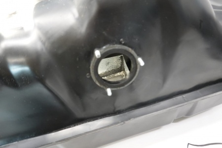 Топливный бак для Mitsubishi Pajero Sport I поколения (K9) 1997-2008 гг. (бензин) Монолитный