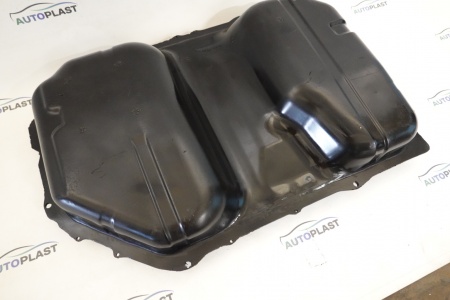 Топливный бак для Mitsubishi Grandis бензин