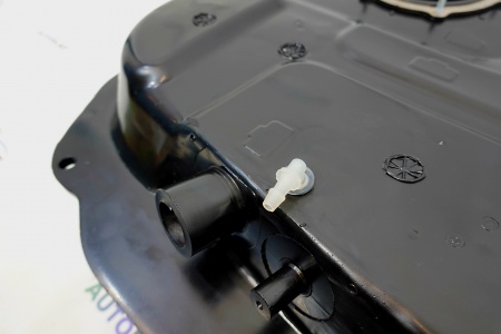 Топливный бак для Mitsubishi Outlander (CU) 2 WD (Америка) 2001-2008гг Литой