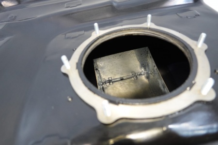 Топливный бак для Mitsubishi Outlander (CU) 4 WD (Америка) 2001-2008гг Литой